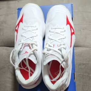 Mizuno Wave Lightning Z6 White and Red Women's Volleyball Shoes